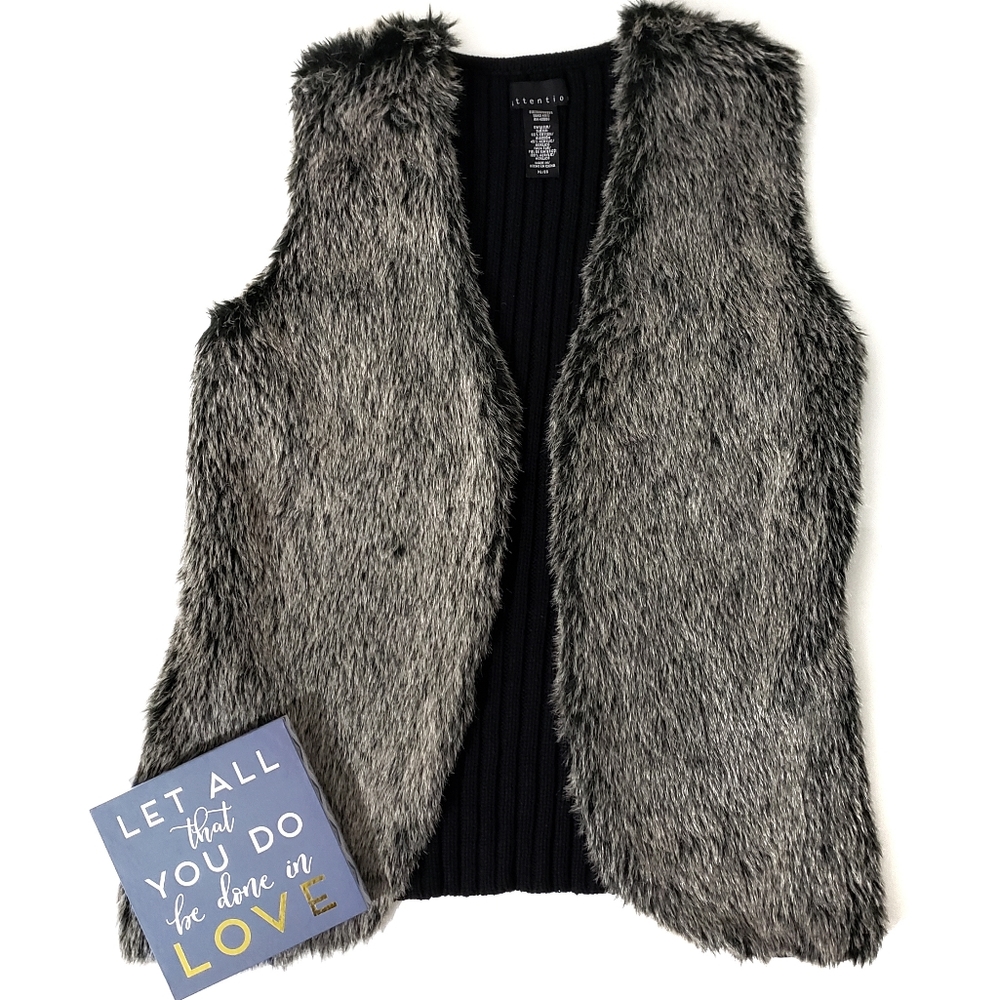 Attention| Grey Faux Fur Vest Size XL B3